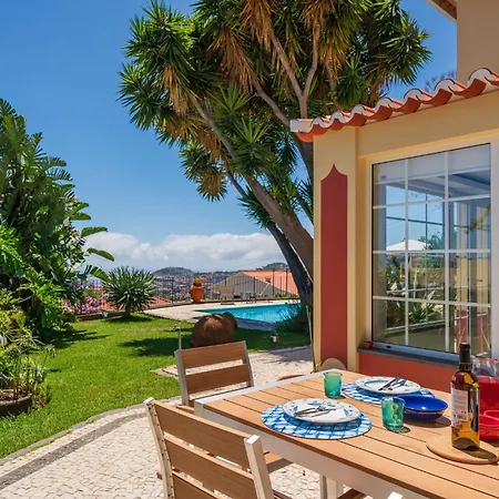 Magnificent Quinta Dalegria 4 Bedrooms Panoramic Sea Views Short Drive To Centre Funchal (Madeira)